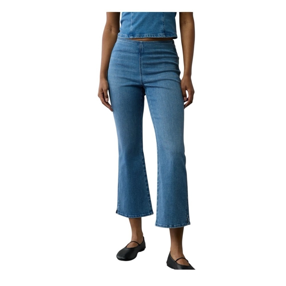 AMERICAN EAGLE Pull On High Waisted Kick Bootcut Crop Jean medium NWT